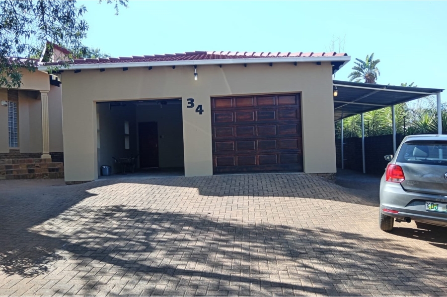 3 Bedroom Property for Sale in Safari Gardens North West